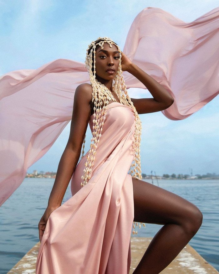 Từ năm 2016 đến năm 2020, cô theo học tại đại học Widener ở Chester, Pennsylvania, Mỹ. Cô đã lấy bằng cử nhân về quản lý kinh doanh một cách xuất sắc.