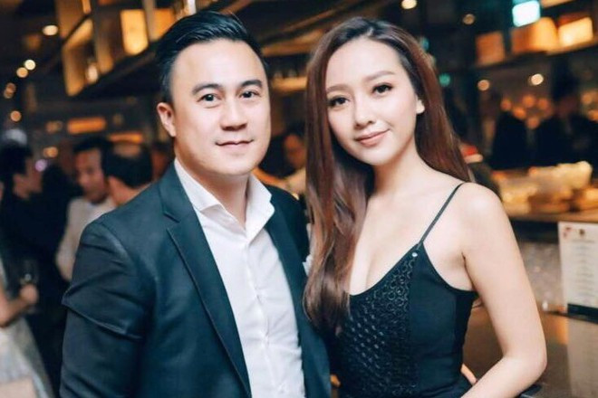 Cả hai quen nhau thông qua một hội bạn