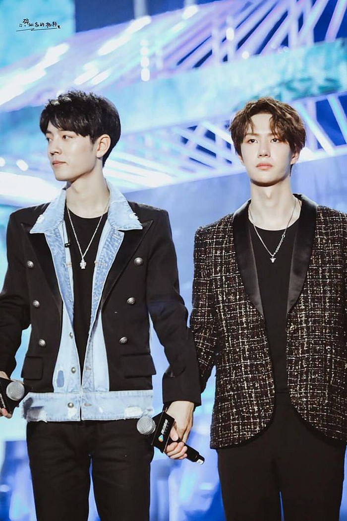 Tiêu Chiến - Vương Nhất Bác 'song kiếm hợp bích' trình diễn cực sung: 'Đúng là một cặp trời sinh' Ảnh 3
