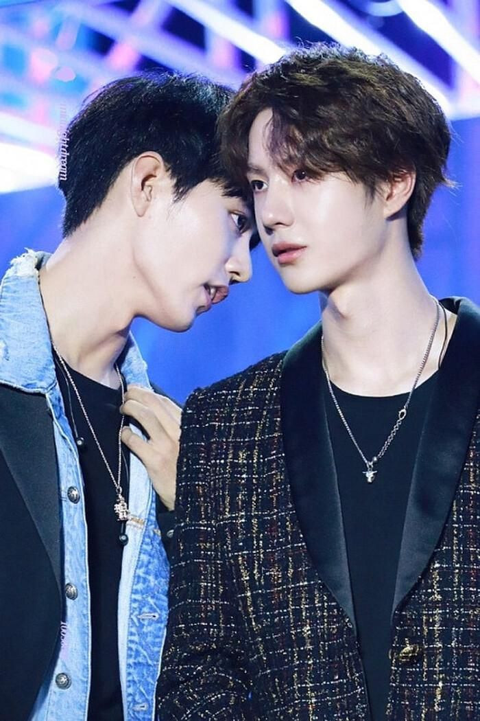 Tiêu Chiến - Vương Nhất Bác 'song kiếm hợp bích' trình diễn cực sung: 'Đúng là một cặp trời sinh' Ảnh 4