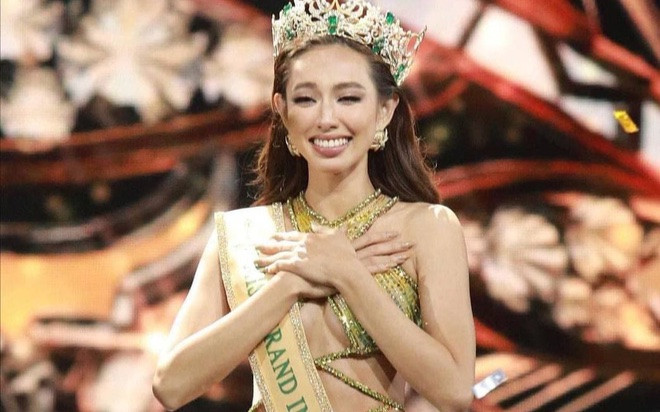 Tân Hoa hậu Thùy Tiên bất ngờ bị người quen 'bóc phốt', đăng quang 3 ngày vẫn chưa... gội đầu Ảnh 2