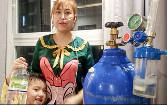 Phi Thanh Vân và con trai dương tính Covid-19, vừa thở oxy vừa livestream khiến dàn sao Việt lo lắng Ảnh 2