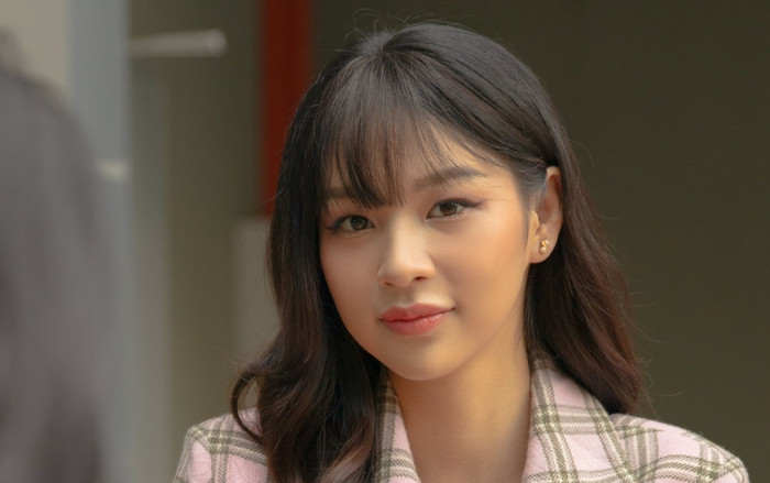 MV mới của Phí Phương Anh có thật sự 'cà khịa' chuyện tình Sơn Tùng - Hải Tú - Thiều Bảo Trâm? Ảnh 2