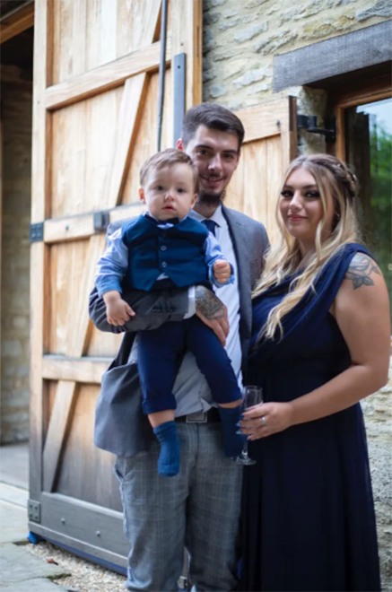 Thấy con thường tỉnh giấc vào giữa đêm, cặp vợ chồng 'choáng váng' khi xem camera Ảnh 3