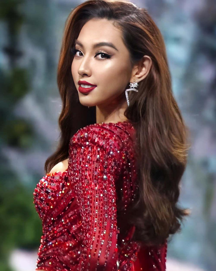 Đang yên lành nơi trời Tây, Chi Pu bất ngờ bị netizen 'réo tên' vì... Hoa hậu Thùy Tiên Ảnh 4