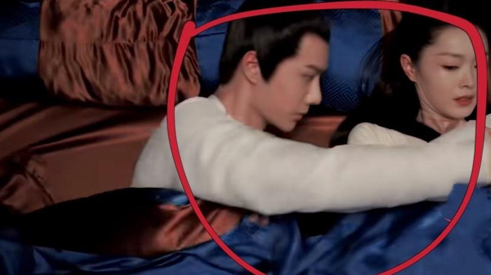 Vương Nhất Bác khiến netizen đứng ngồi không yên với 'cảnh giường chiếu' đầu tiên trong sự nghiệp Ảnh 5