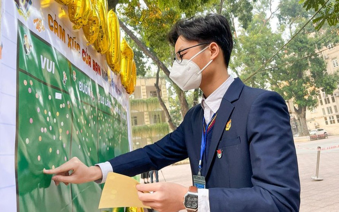 Hà Nội: Một học sinh đi học vẫn mở cổng trường Ảnh 2