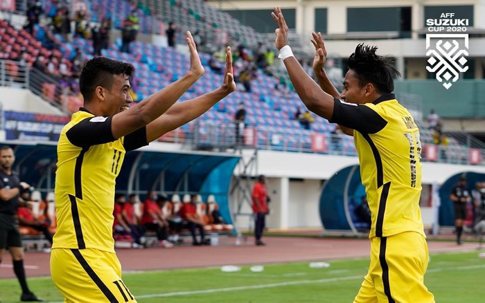Đè bẹp Lào 4-0, Malaysia tạo sức ép lớn cho tuyển Việt Nam! Ảnh 2