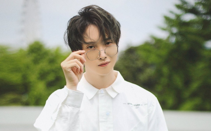 Diễn viên Trần Tình Lệnh gây bất ngờ khi hát tiếng Việt, lại còn chọn ngay bản hit của nhóm HKT Ảnh 2