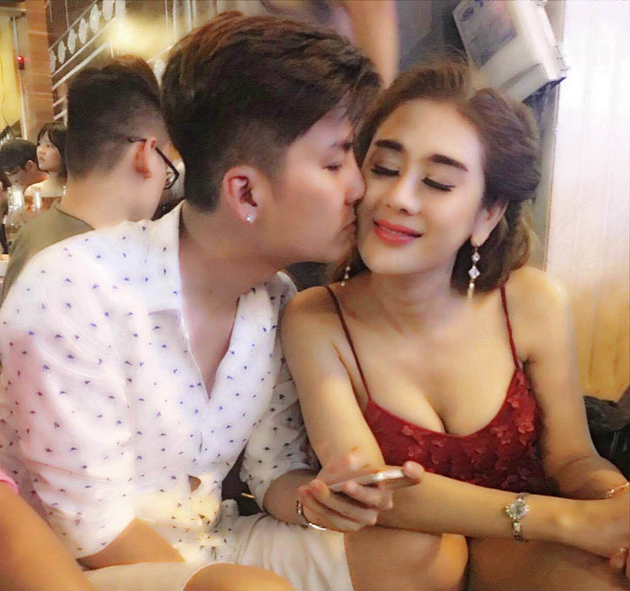 Hiện tại cả hai vẫn chưa lên tiếng về tin đồn ly hôn.