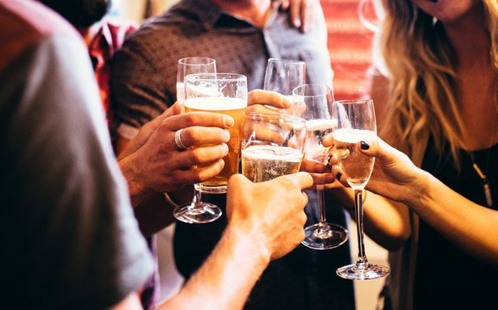 Bạn sẽ bất ngờ trước danh sách 10 quốc gia 'nhậu nhẹt say sưa' nhất thế giới Ảnh 2