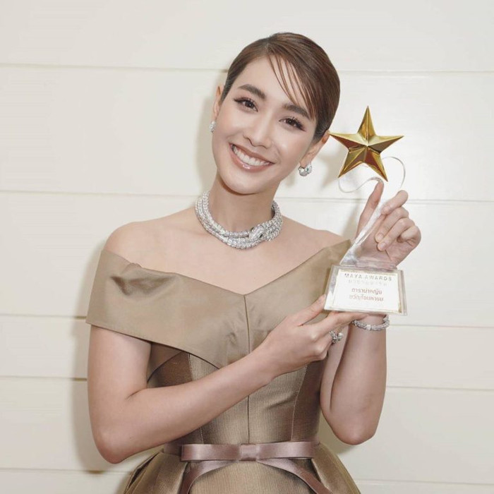 Những sao nữ hot từng làm Hoa hậu Thái Lan: Pooklook Fonthip là nàng Hậu tai tiếng nhất Ảnh 9