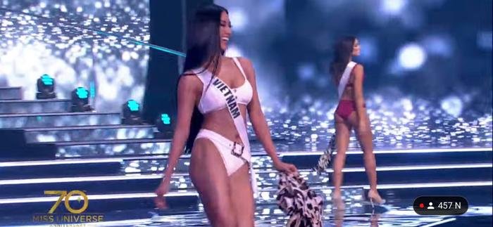 Kim Duyên khoe đường cong bốc lửa, 'đốt cháy' sân khấu Bán kết Miss Universe 2021 Ảnh 9