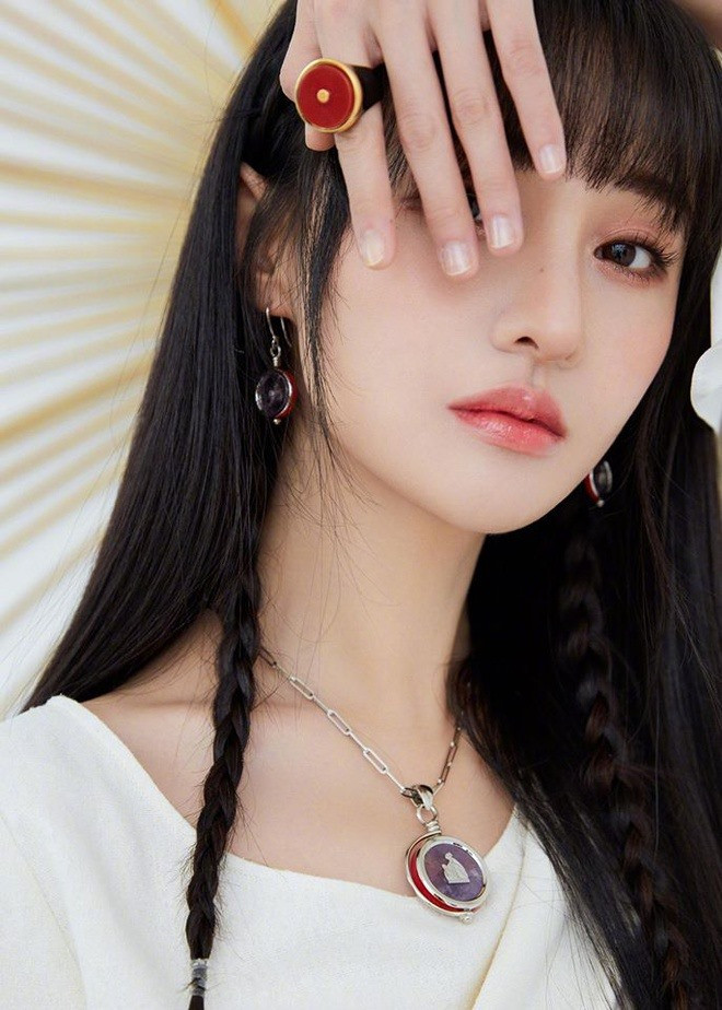 5 mỹ nhân Cbiz đọ sự quyến rũ khi cắn môi: Nhiệt Ba như thuốc 'gây mê', Lệ Dĩnh cuốn hút hơn Dương Mịch Ảnh 20