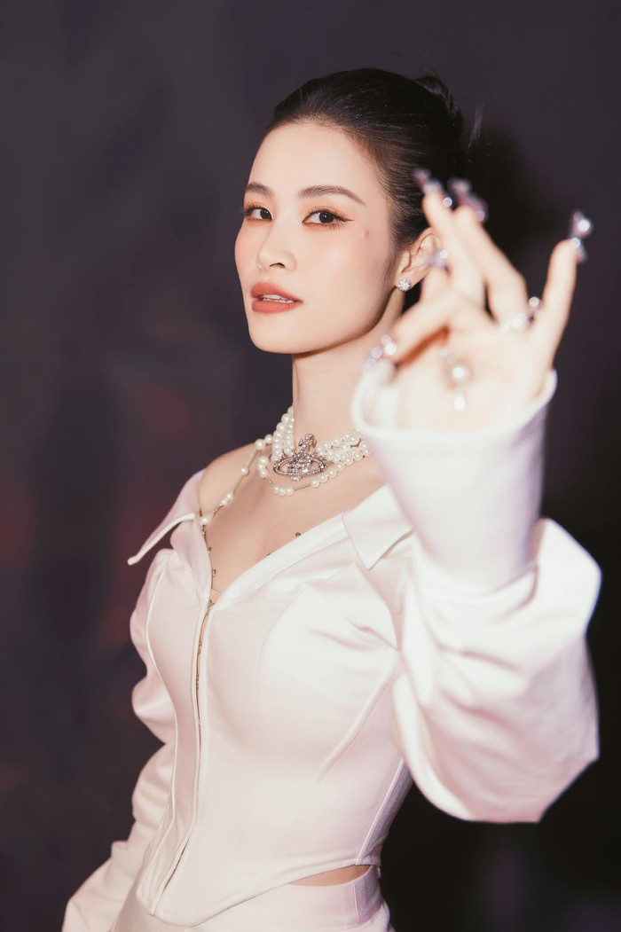 Đông Nhi bắn nốt cao 'vèo vèo' đầy ấn tượng khi cover 'Speechless' Ảnh 7
