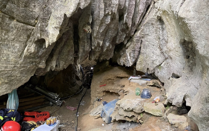 Hai người bị kẹt trong hang sâu tại Bắc Kạn Ảnh 2