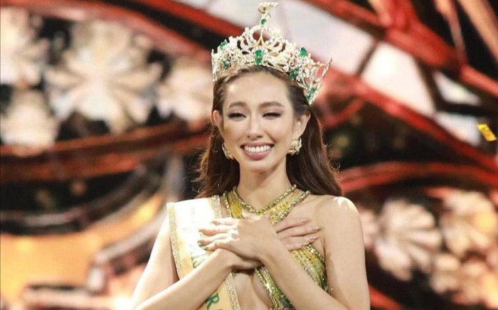 Miss Grand Thùy Tiên bị fan phát hiện dùng một món đồ giả xuyên suốt hành trình chinh phục vương miện Ảnh 2