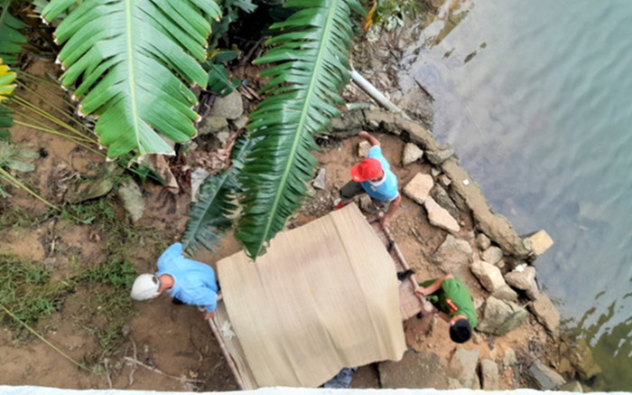 Người dân hoảng hốt khi thấy thi thể nam nổi trên sông Tam Kỳ Ảnh 2