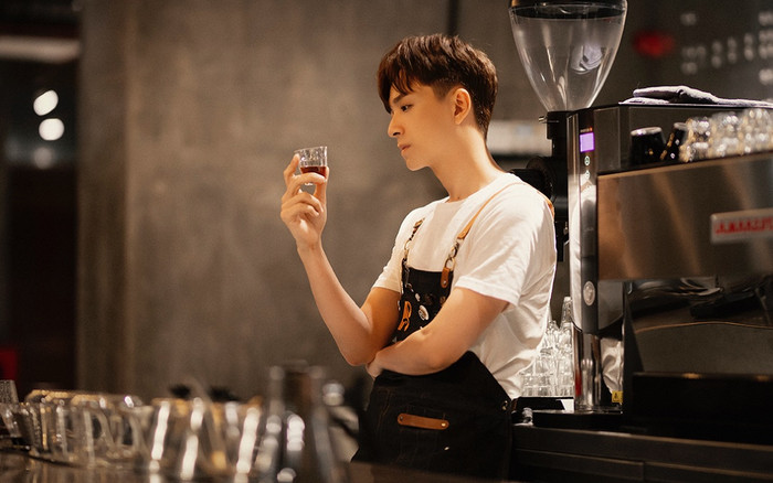 Ngô Kiến Huy: 'Công việc và cuộc sống là hai thứ tách biệt, không muốn dựa dẫm nhóm nghệ sĩ thân thiết' Ảnh 2