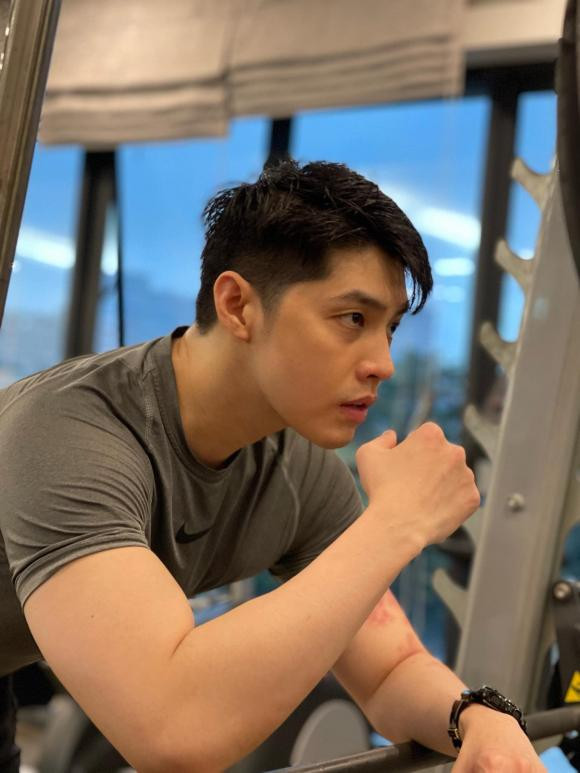 Tập gym không chỉ mang lại sức khỏe mà còn cải thiện ngoại hình cuốn hút hơn.