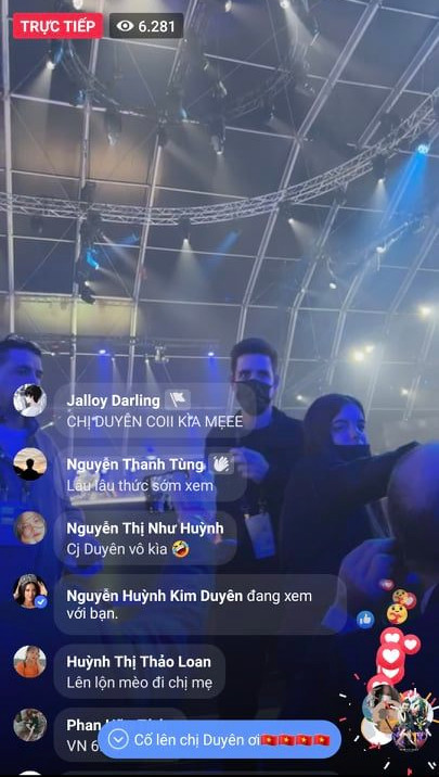 Fan phát hiện Kim Duyên vẫn thư thả xem livestream Hoa hậu Hoàn Vũ trước giờ G.