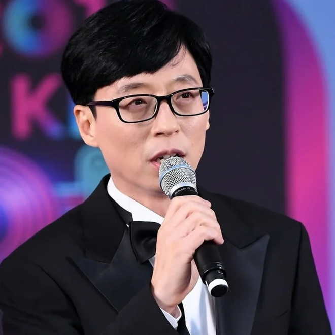 'MC quốc dân' Yoo Jae Suk xác nhận dương tính với COVID-19, huỷ hàng loạt lịch trình Ảnh 1