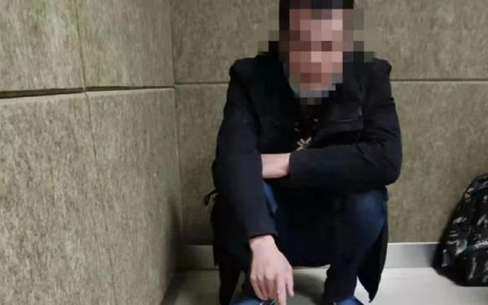 Người đàn ông bị bắt vì ăn trộm nhầm thức ăn cho vật nuôi Ảnh 2