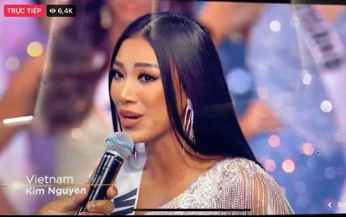 Khoảnh khắc Kim Duyên lọt top 16 Miss Universe nhưng trớ trêu bị ban tổ chức viết sai tên Ảnh 2