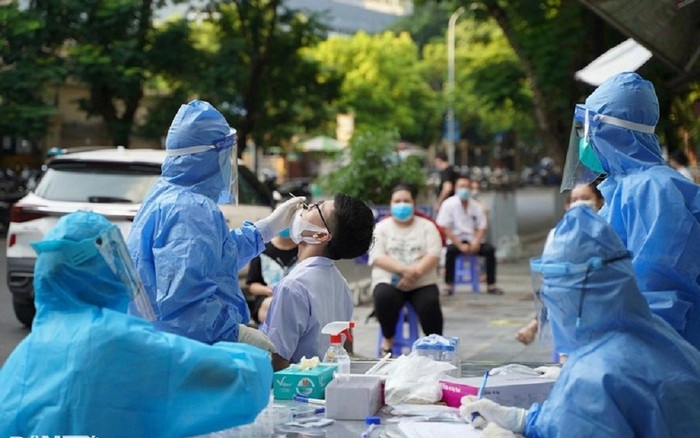 Sáng 14/12, cả nghìn F0 cộng đồng ở các tỉnh, Hà Nội có quận chuyển màu cam Ảnh 2