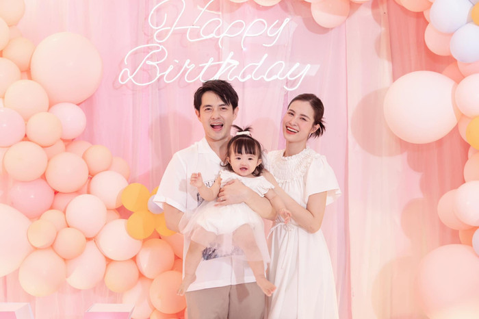 Gia đình Đông Nhi - Ông Cao Thắng