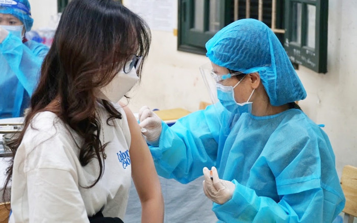 Hà Nội sẽ tiếp tục mở rộng tiêm vaccine cho trẻ em từ đầu năm 2022, đẩy mạnh việc học trực tuyến Ảnh 2