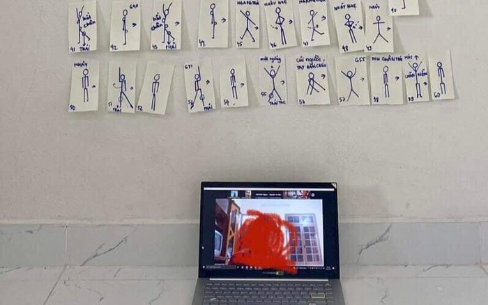 Hội học trò lại thêm 'chiêu trò' mới trong lớp Thể dục online, nhìn kỹ sẽ không nhịn được cười Ảnh 2