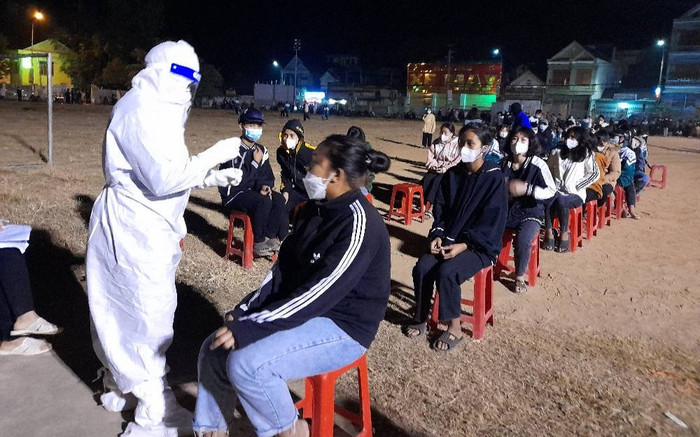 Nghệ An: Xét nghiệm toàn trường 1.500 người sau khi ghi nhận 4 học sinh nhiễm Covid-19 Ảnh 2