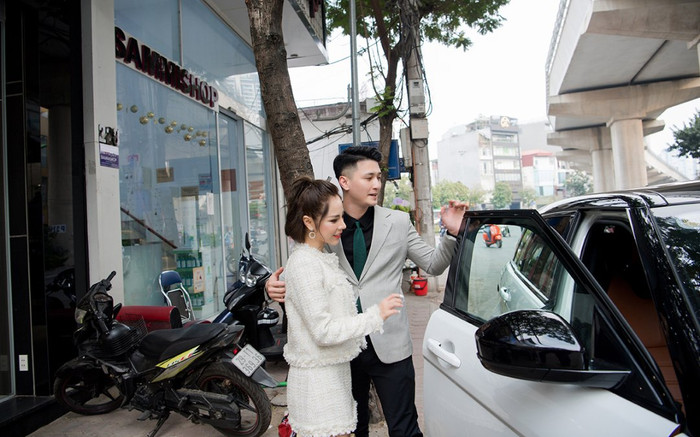 Huỳnh Anh đưa bạn gái đi sự kiện sau tin đồn rạn nứt, cử chỉ thân mật như vợ chồng son Ảnh 2