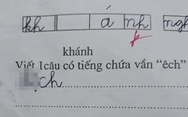 Đề bài yêu cầu đặt câu có tiếng chứa vần 'êch', bé gái viết 1 từ mà ai nấy cũng ngã ngửa Ảnh 2