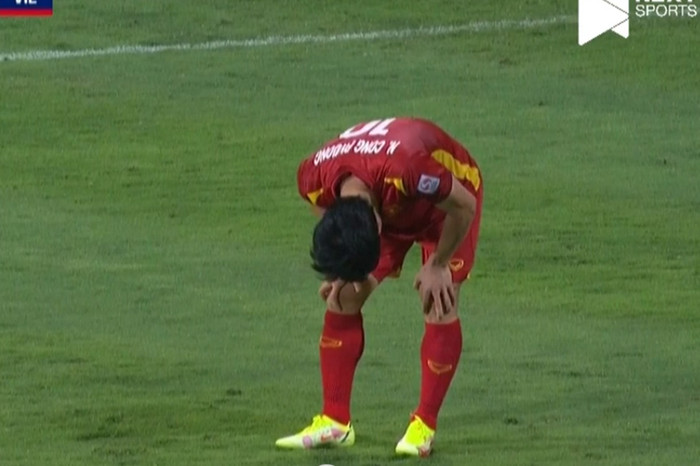 Theo tin từ nội bộ tuyển Việt Nam, Công Phượng không còn cảm thấy đau khi trở về khách sạn.