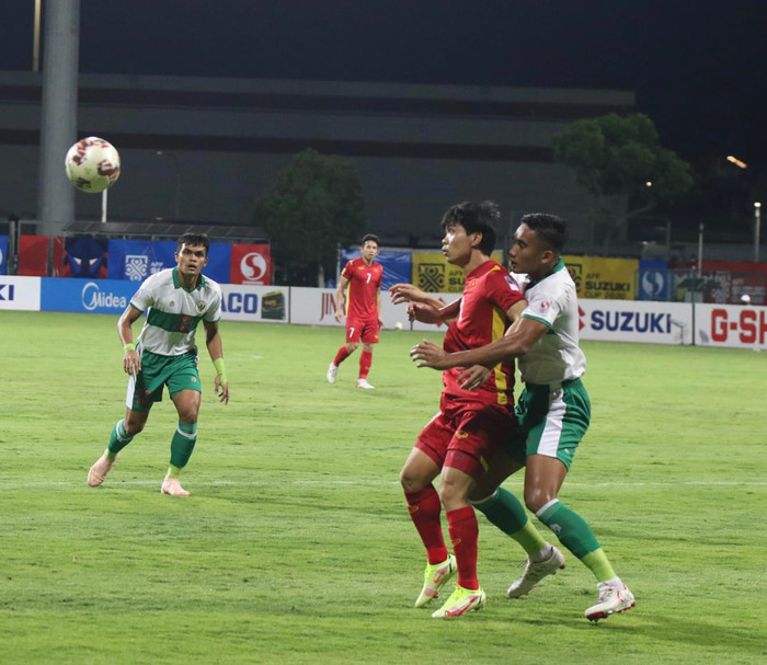 Công Phượng không bị chấn thương nặng sau trận đấu với Indonesia. Ảnh: VFF