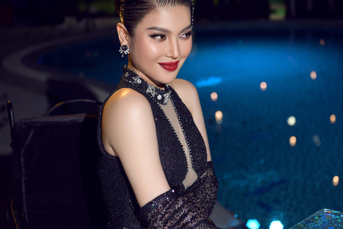 Lily Chen hoá 'tiên hắc ám', đẹp kiêu sa trong đêm tiệc thời trang Ảnh 11