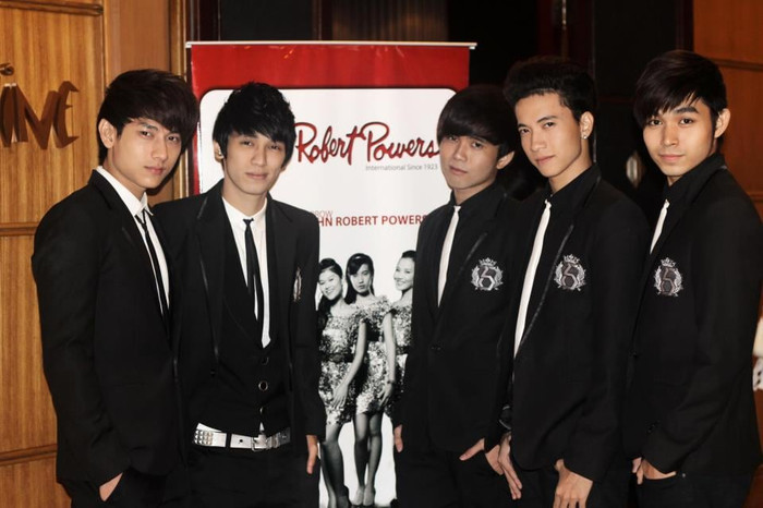 'Tấm này đẹp trai thôi chứ ko có gì hết'. 