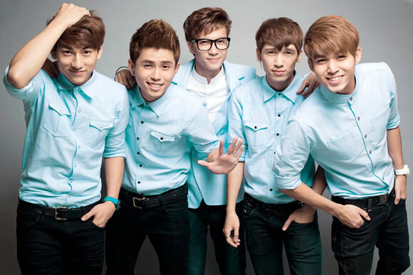 Nhóm 365 với đầy đủ 5 thành viên.