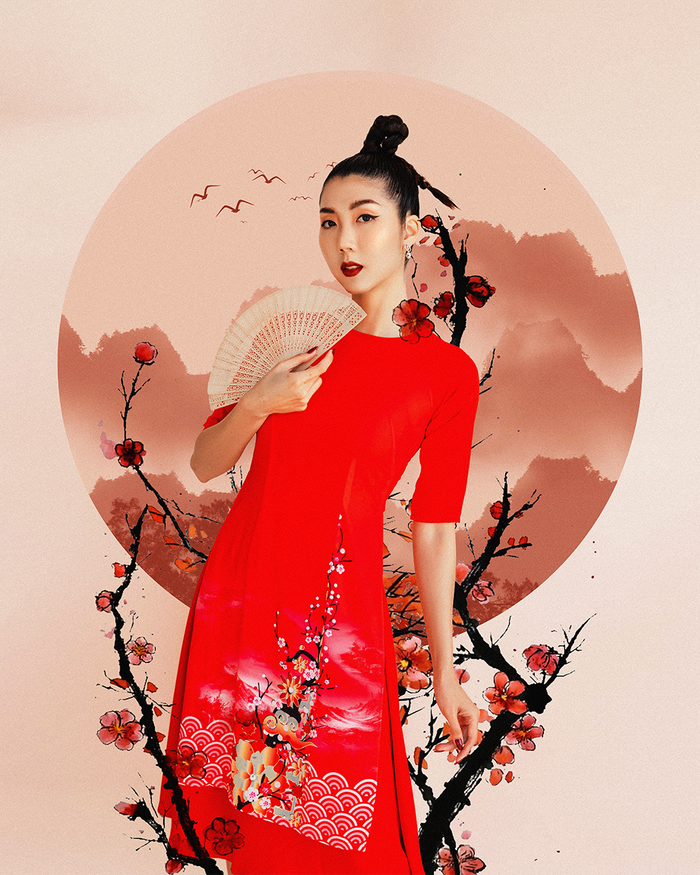 Những chiếc áo dài của Ngọc Quyên có thiết kế cổ tròn, tay lỡ trẻ trung. Một số mẫu, cô giữ nguyên kiểu cổ trụ truyền thống nhưng biến tấu khéo léo để trông lạ mắt.