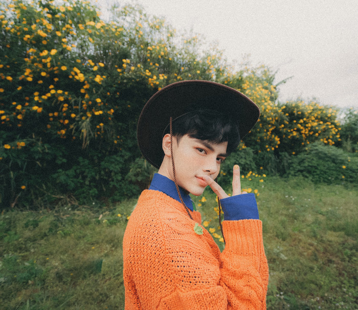 Alex Dương (The Voice) gây bất ngờ khi làm mới bản hit của Khắc Việt Ảnh 7