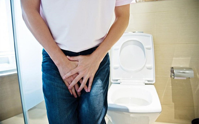 Đi tiểu thấy chảy ra ít dịch đục, nam sinh nghi ngờ bạn gái không chung thủy và sự thật không thể ngờ Ảnh 2