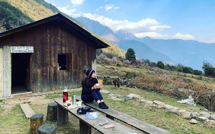 Bella Mai chia sẻ trải nghiệm nhớ đời khi trekking ở ngọn núi cao hơn 6476m tại Nepal Ảnh 2