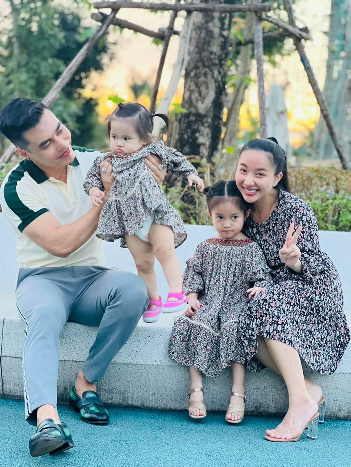 Đối với nam diễn viên, anh trân trọng sự hi sinh của vợ để có thể trở thành hậu phương vững chắc.