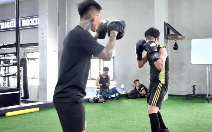 'Võ sĩ The Champion' Nguyễn Văn Chung tung clip tập luyện boxing 'cực chất' cùng Trịnh sư phụ Ảnh 2