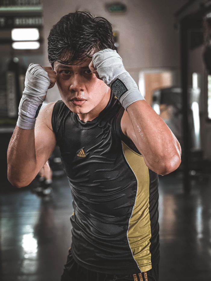 'Võ sĩ The Champion' Nguyễn Văn Chung tung clip tập luyện boxing 'cực chất' cùng Trịnh sư phụ Ảnh 3