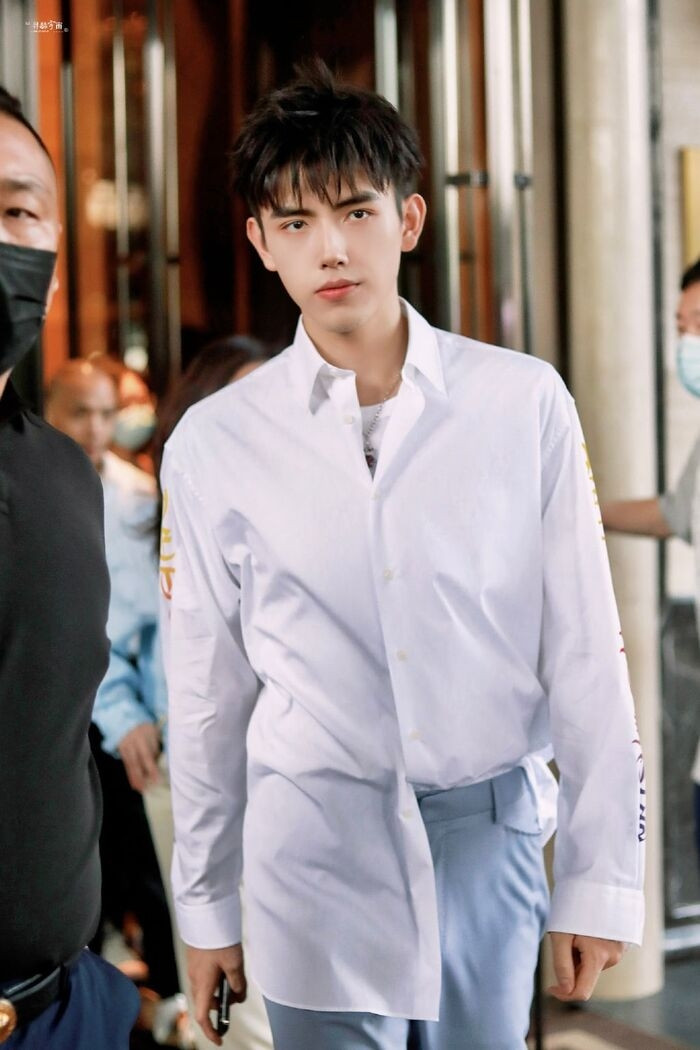 Trần Phi Vũ và Trương Tịnh Nghi hẹn hò, Cbiz lại có thêm một cặp đôi trai tài gái sắc? Ảnh 10