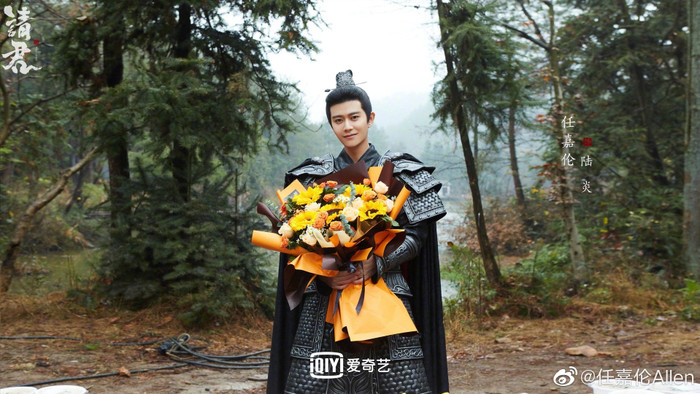 Phim 'Thỉnh quân' chính thức đóng máy: Lý Thấm dịu dàng, Nhậm Gia Luân soái khí ngời ngời Ảnh 5