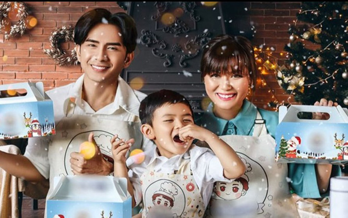 Dù đã ly hôn nhưng Đan Trường cùng vợ cũ vẫn có bộ ảnh Giáng sinh hết sức ấm áp Ảnh 2